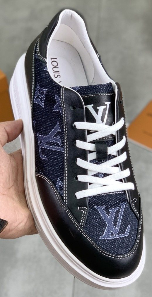 Louis Vuitton Patterned Low-Top Sneakers