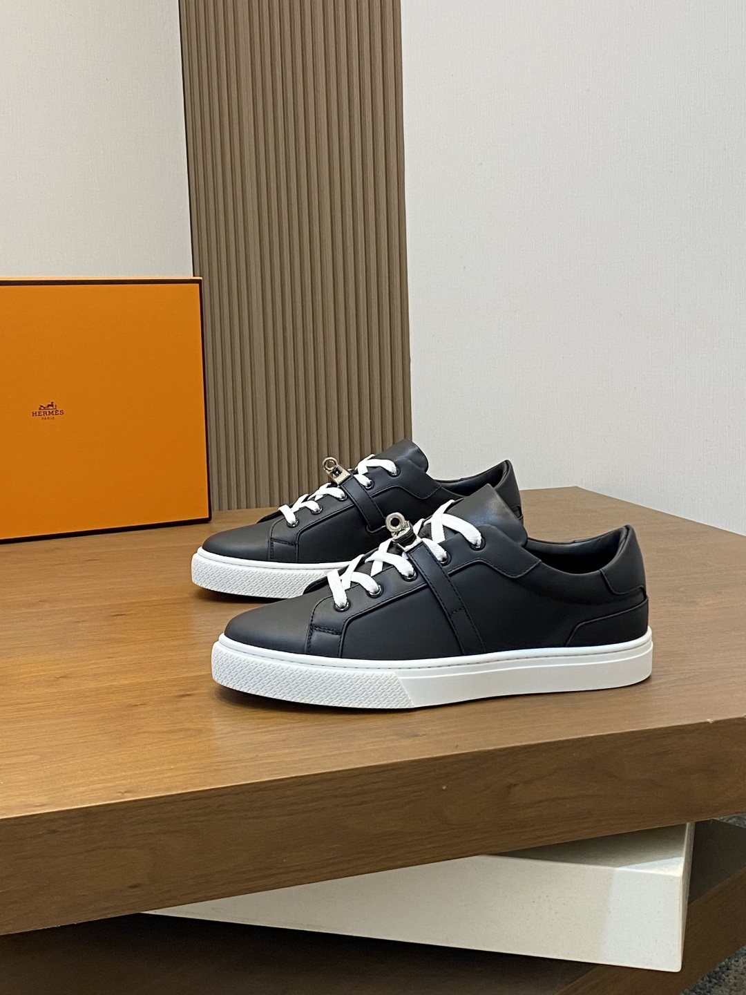Hermes Men's Low-Top Lace-Up Sneakers